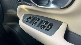 Volvo XC90 2.0 B5P Plus Dark 5dr AWD Geartronic
