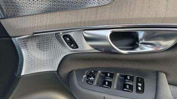 Volvo XC90 2.0 B5P Ultra Dark 5dr AWD Geartronic