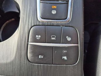 Ford Kuga 2.5 PHEV ST-Line X 5dr CVT