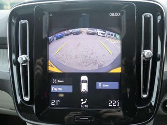 Volvo XC40 2.0 B4P Inscription 5dr Auto