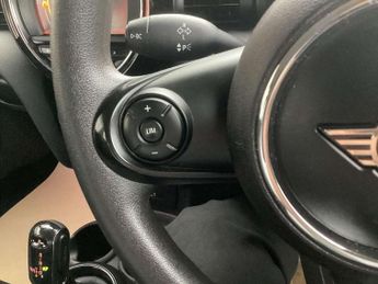 MINI Hatchback 5dr 1.5 Cooper Classic II 5dr Auto