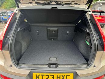 Volvo XC40 Recharge 1.5 T5 Recharge PHEV Ultimate Dark 5dr Auto
