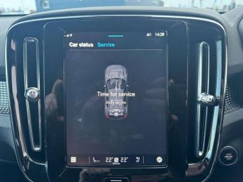 Volvo XC40 2.0 B4P Plus Dark 5dr Auto
