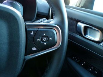 Volvo XC40 Recharge 1.5 T5 Recharge PHEV R DESIGN 5dr Auto