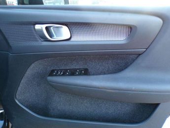 Volvo XC40 Recharge 1.5 T5 Recharge PHEV R DESIGN 5dr Auto