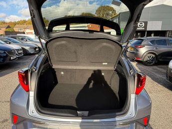 Toyota C-HR 2.0 Hybrid Dynamic 5dr CVT