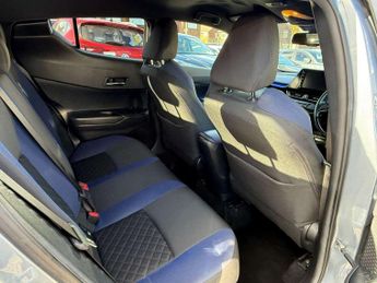 Toyota C-HR 2.0 Hybrid Dynamic 5dr CVT