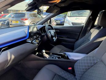 Toyota C-HR 2.0 Hybrid Dynamic 5dr CVT