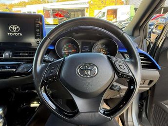 Toyota C-HR 2.0 Hybrid Dynamic 5dr CVT