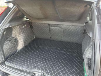 Volvo XC40 2.0 B3P Ultimate Dark 5dr Auto