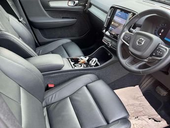 Volvo XC40 2.0 B3P Ultimate Dark 5dr Auto