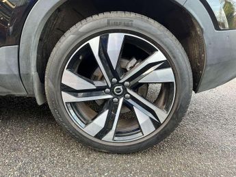 Volvo XC40 2.0 B3P Ultimate Dark 5dr Auto