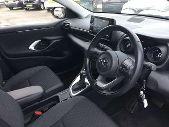 Toyota Yaris 1.5 Hybrid Design 5dr CVT