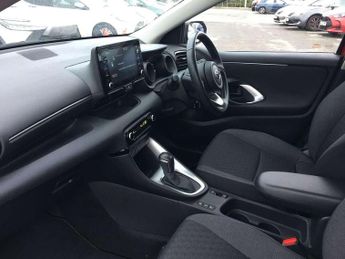 Toyota Yaris 1.5 Hybrid Design 5dr CVT
