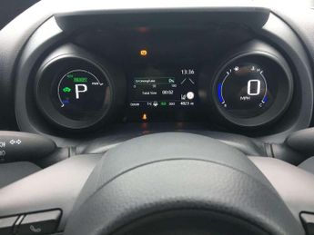 Toyota Yaris 1.5 Hybrid Design 5dr CVT