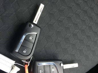 Toyota Yaris 1.5 Hybrid Design 5dr CVT