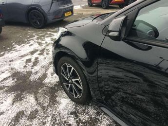 Toyota Yaris 1.5 Hybrid Design 5dr CVT