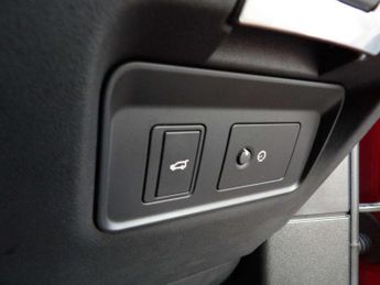 Land Rover Range Rover Evoque 2.0 P250 R-Dynamic SE 5dr Auto