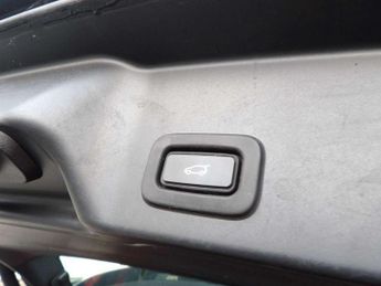 Land Rover Range Rover Evoque 2.0 P250 R-Dynamic SE 5dr Auto