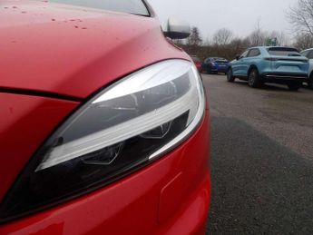 Volvo V40 T2 [122] R DESIGN Edition 5dr Geartronic