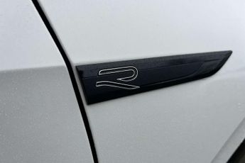 Volkswagen Golf 1.5 eTSI 150 R-Line 5dr DSG