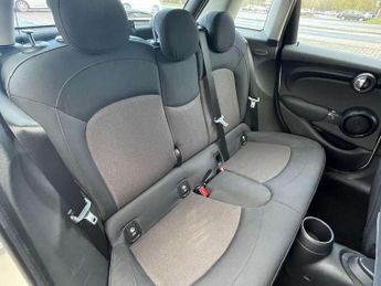 MINI Hatchback 5dr 1.5 Cooper Classic 5dr Auto