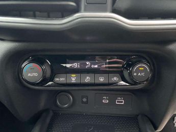 Nissan Juke 1.0 DiG-T N-Connecta 5dr DCT