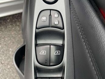 Nissan Juke 1.0 DiG-T N-Connecta 5dr DCT