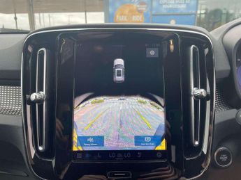 Volvo XC40 2.0 B3P Plus Dark 5dr Auto