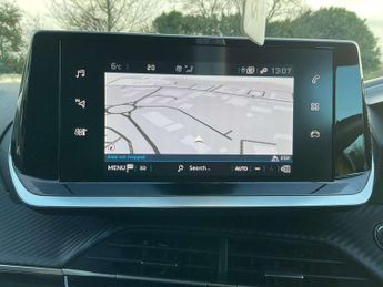 Peugeot 208 1.2 PureTech 100 Allure Premium + 5dr EAT8