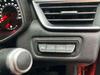 Renault Clio 1.0 TCe 100 Iconic 5dr Auto