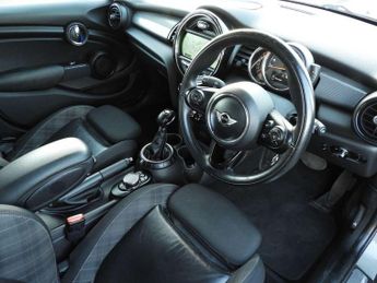 MINI Hatchback 5dr 1.5 Cooper 5dr Auto