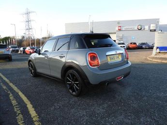 MINI Hatchback 5dr 1.5 Cooper 5dr Auto