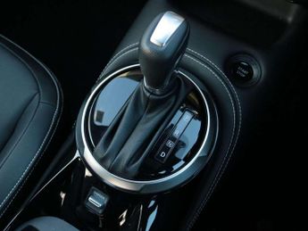 Nissan Juke 1.6 Hybrid Premiere Edition 5dr Auto