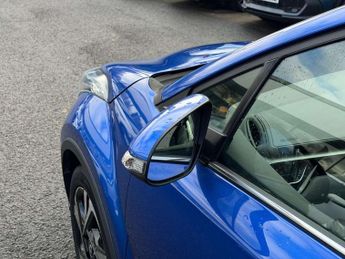 Toyota C-HR 1.8 Hybrid Design 5dr CVT