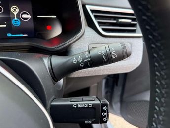 Renault Clio 1.6 E-TECH full hybrid 145 Techno 5dr Auto