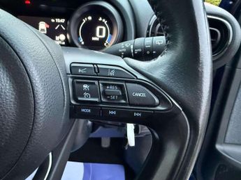 Toyota Yaris 1.5 Hybrid Design 5dr CVT