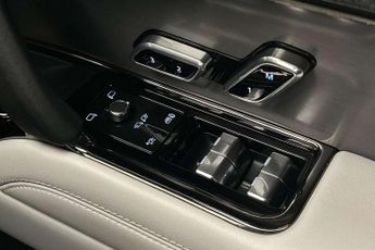 Land Rover Range Rover Sport 3.0 D300 SE 5dr Auto