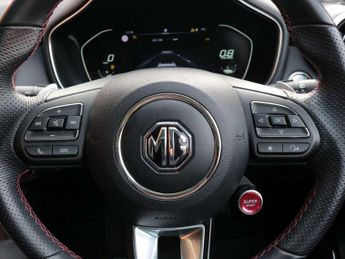 MG HS 1.5 T-GDI Trophy 5dr DCT