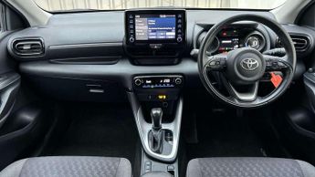 Toyota Yaris 1.5 Hybrid Design 5dr CVT