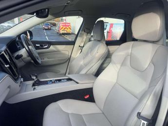 Volvo XC60 2.0 T5 [250] Momentum 5dr AWD Geartronic