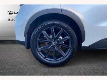 Lexus Lbx 1.5 Vibrant Edition 5dr E-CVT