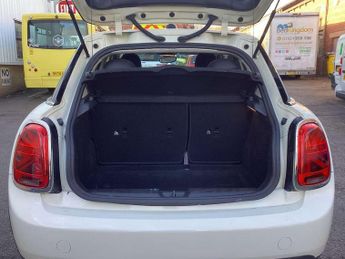 MINI Hatchback 5dr 1.5 Cooper II 5dr Auto
