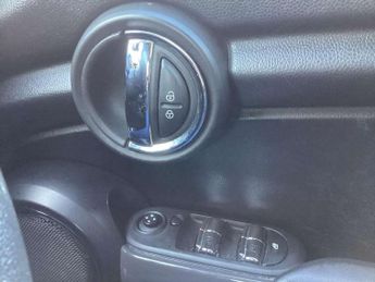 MINI Hatchback 5dr 1.5 Cooper II 5dr Auto