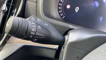 Volvo XC90 2.0 B5P Plus Dark 5dr AWD Geartronic