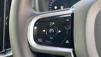 Volvo XC90 2.0 B5P Plus Dark 5dr AWD Geartronic