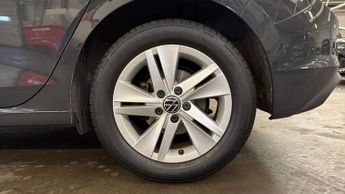 Volkswagen Golf 1.5 eTSI 150 Life 5dr DSG