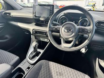Toyota Yaris 1.5 Hybrid Design 5dr CVT