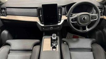 Volvo XC90 2.0 B5P Plus Dark 5dr AWD Geartronic