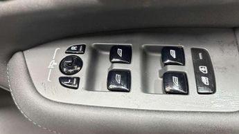Volvo XC90 2.0 B5P Plus Dark 5dr AWD Geartronic